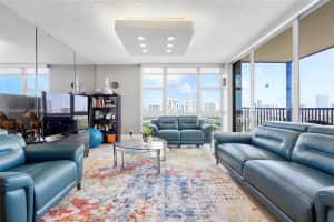 20379 W Country Club Dr 1933 Aventura, FL 33180 - MLS#A11946087