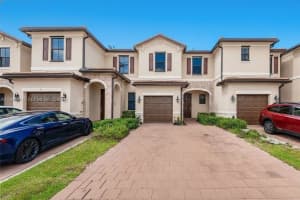 3326 W 112th St, Hialeah