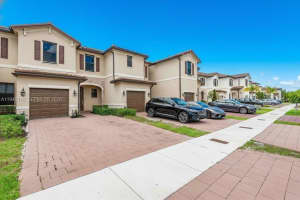 3326 W 112th St Hialeah, FL 33018 - MLS#A11946116