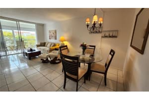 2821 Somerset Dr 400 Lauderdale Lakes, FL 33311 - MLS#A11946190