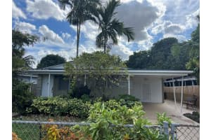 766 E 36th St, Hialeah