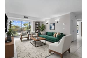 77 Crandon Blvd 3c, Key Biscayne