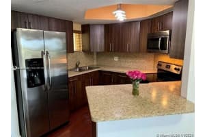 8245 Lake Dr 503 Doral, FL 33166 - MLS#A11946473