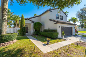2003 Nw 181st Ave, Pembroke Pines