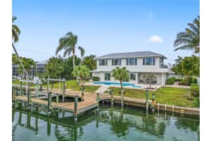 25 Park Ave Vero Beach, FL 32960 - MLS#A11946583