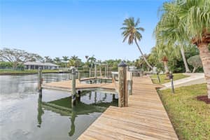 25 Park Ave Vero Beach, FL 32960 - MLS#A11946583