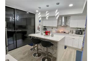 8635 Nw 8th St 311 Miami, FL 33126 - MLS#A11946598