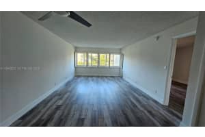 120 Lakeview Dr 113 Weston, FL 33326 - MLS#A11946622