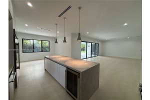 240 Ne 156th St Miami, FL 33162 - MLS#A11946690