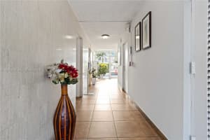 1801 S Treasure Dr 319 North Bay Village, FL 33141 - MLS#A11946814