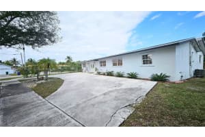 10351 Sw 49th St Main Miami, FL 33165 - MLS#A11946816