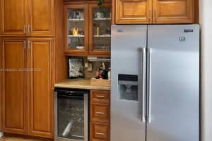 10923 W Okeechobee Rd 201 Hialeah Gardens, FL 33018 - MLS#A11946823