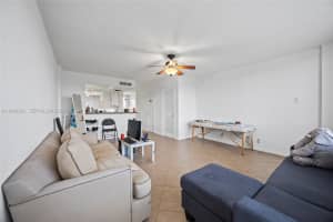 1401 S Federal Hwy 213 Boca Raton, FL 33432 - MLS#A11946921