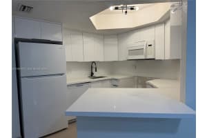 8323 Lake Dr 406 Doral, FL 33166 - Off Market