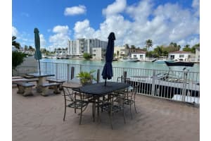 8420 Byron Ave 4 Miami Beach, FL 33141 - MLS#A11947207