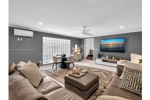 7661 Sw 102nd Pl Miami, FL 33173 - MLS#A11947265