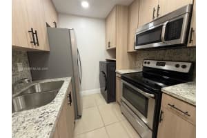 5033 7th St , Miami, FL 33126 - MLS#A11947275