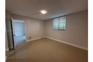 5033 7th St , Miami, FL 33126 - MLS#A11947275