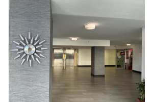 7501 E Treasure Dr 5r, North Bay Village