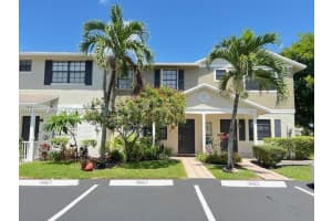 905 Nw 107th Ave, Pembroke Pines