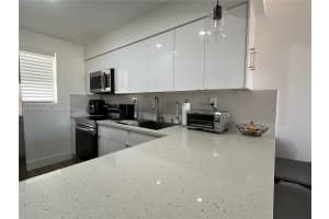 8425 Nw 8th St 406 Miami, FL 33126 - MLS#A11947312