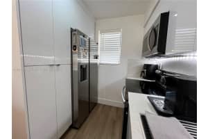 8425 Nw 8th St 406 Miami, FL 33126 - MLS#A11947312