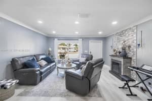 9400 Nw 82nd St Tamarac, FL 33321 - MLS#A11947315