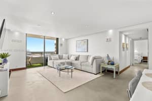 2500 Parkview Dr 2319, Hallandale Beach