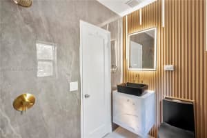 2350 Sw 26th St Miami, FL 33133 - MLS#A11947380