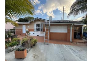 790 Nw 76th St, Miami