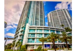 92 Sw 3rd St 4309, Miami