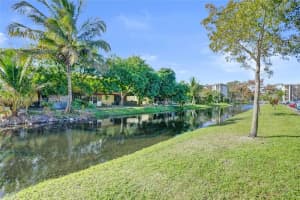 2900 Nw 48th Ter 402 Lauderdale Lakes, FL 33313 - MLS#A11947496