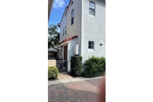 918 Ne 17th Way Fort Lauderdale, FL 33304 - MLS#A11947554