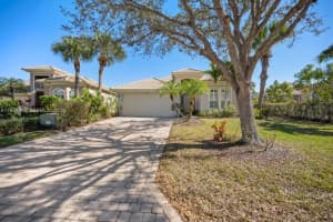 303 Nw Somerset Cir, Port Saint Lucie
