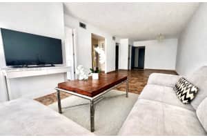 801 Three Islands Blvd 411 Hallandale Beach, FL 33009 - MLS#A11947681