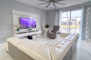 1261 Presidio Dr 5-42 Weston, FL 33327 - MLS#A11947691