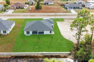 55 Wilmington Pkwy Cape Coral, FL 33993 - MLS#A11947704