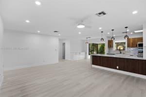 709 Sw 4th Ct, Hallandale Beach