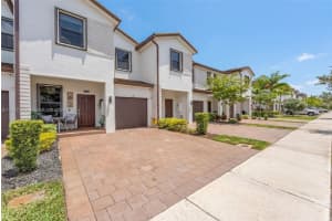 180 Sw 185th Way, Pembroke Pines
