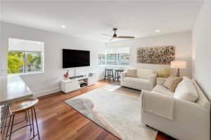 741 6th St 202-w Miami Beach, FL 33139 - MLS#A11947742