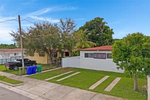 2532 Sw 16th Ter Studio Miami, FL 33145 - MLS#A11947750