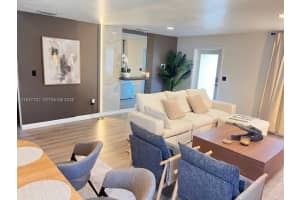 601 Nw 10th St 1 Hallandale Beach, FL 33009 - MLS#A11947752