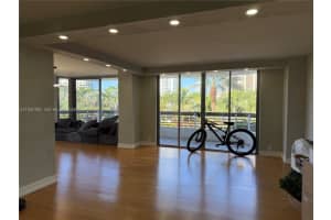 19101 Ne 36th Ct 406 Aventura, FL 33180 - MLS#A11947766