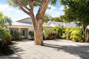 37 Bonefish Ave Key Largo, FL 33037 - MLS#A11947767