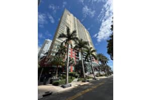 1155 Brickell Bay Dr 1802 Miami, FL 33131 - MLS#A11947772