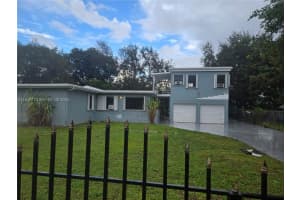 1901 Nw 88th Ter, Miami