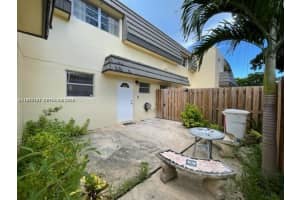 8327 Sw 137th Ave 8327 Miami, FL 33183 - MLS#A11947781