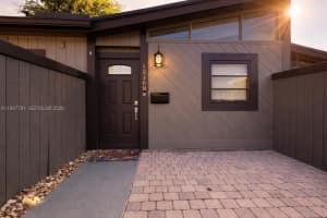 13168 Sw 93rd Pl, Miami