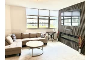 801 Brickell Bay Dr 764 Miami, FL 33131 - MLS#A11947918