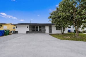 2701 Nassau Dr Miramar, FL 33023 - MLS#A11947940